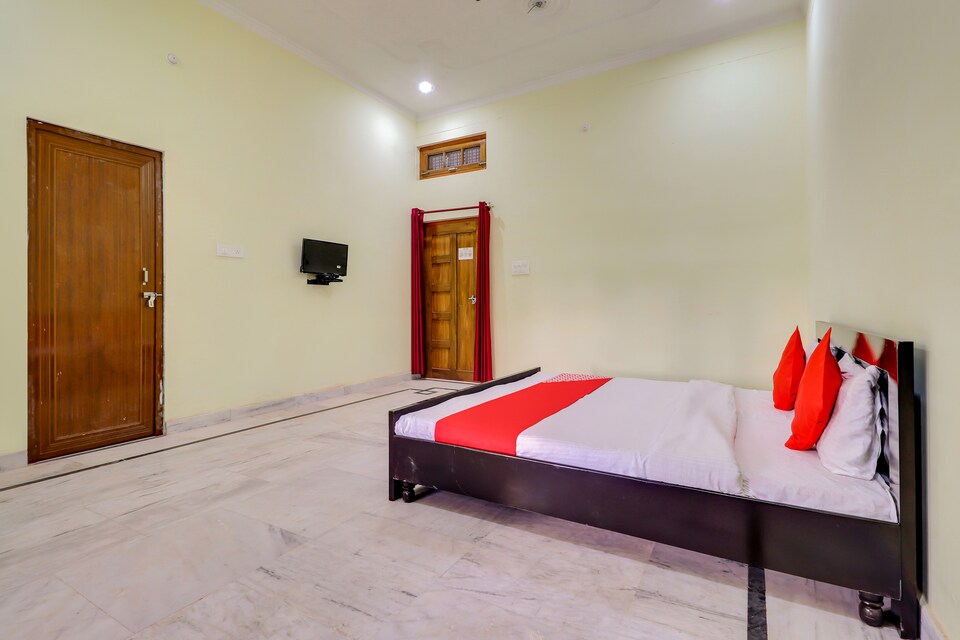 OYO 69663 Hotel The Kumkum, Airport Lucknow, Lucknow
