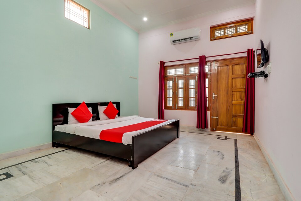 OYO 69663 Hotel The Kumkum, Airport Lucknow, Lucknow