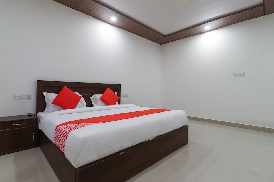 Hotel O CLUB9, Meerut, Meerut
