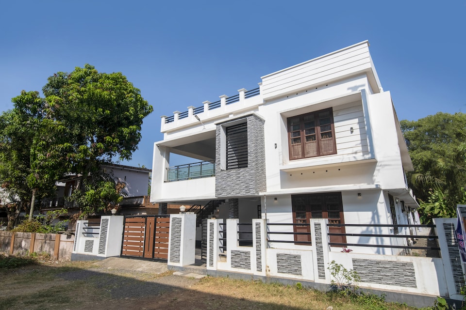 OYO 69704 Varna Beach Residency, Alappuzha Town Alappuzha, Alappuzha