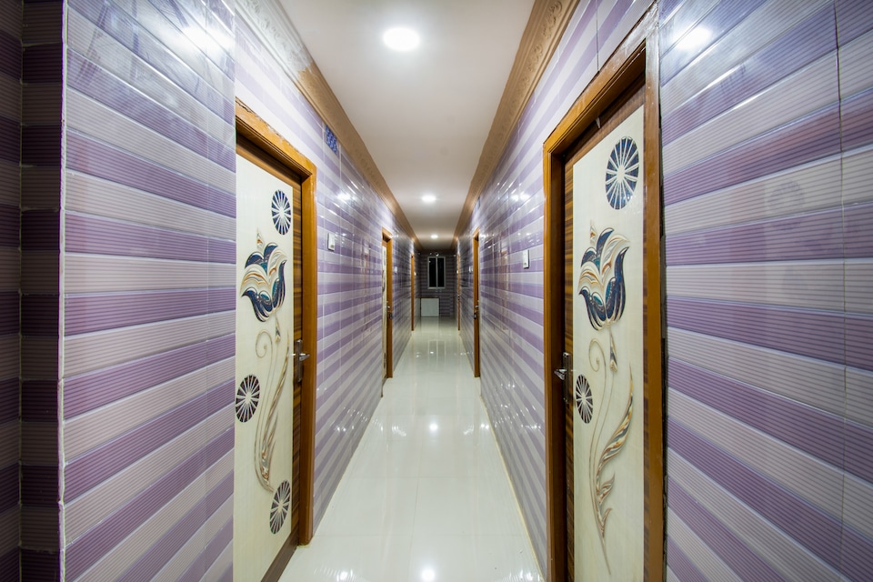 Hotel O Y2  Grand, Governorpet Vijayawada, Vijayawada