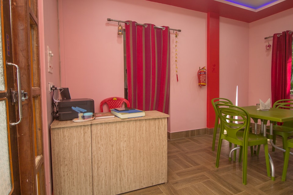 OYO 69732 Hotel Green Leaf Lodge And Restaurant, Binnaguri, Jalpaiguri