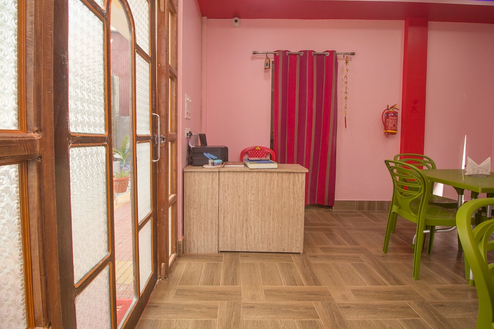 OYO 69732 Hotel Green Leaf Lodge And Restaurant, Binnaguri, Jalpaiguri