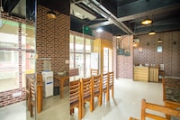 Hotel O Arora shoppers park