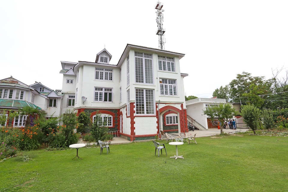 OYO Hotel Ashai, Rajbagh Srinagar, Srinagar