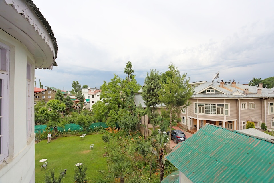 OYO Hotel Ashai, Rajbagh Srinagar, Srinagar