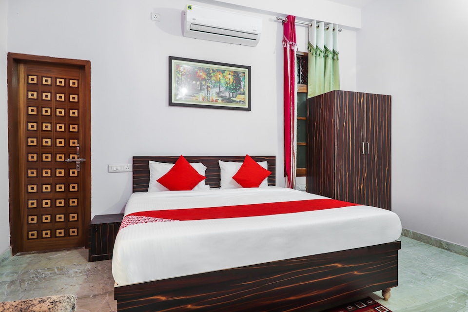  OYO 69796 Genesis Villa, Gomti Nagar Lucknow, Lucknow