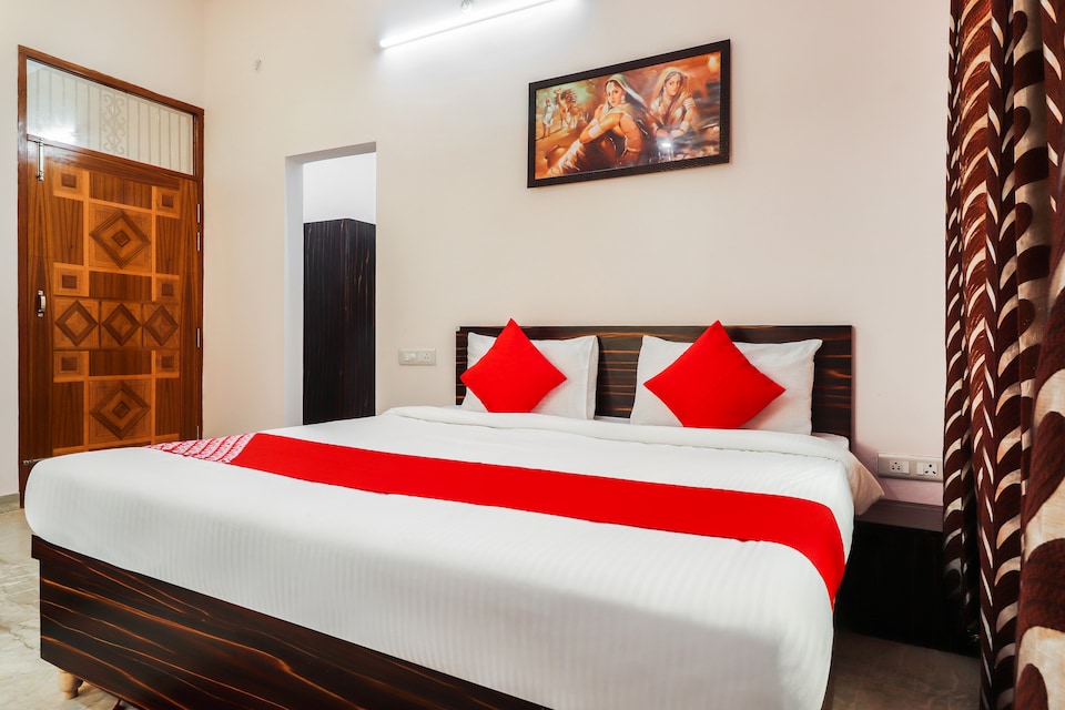  OYO 69796 Genesis Villa, Gomti Nagar Lucknow, Lucknow