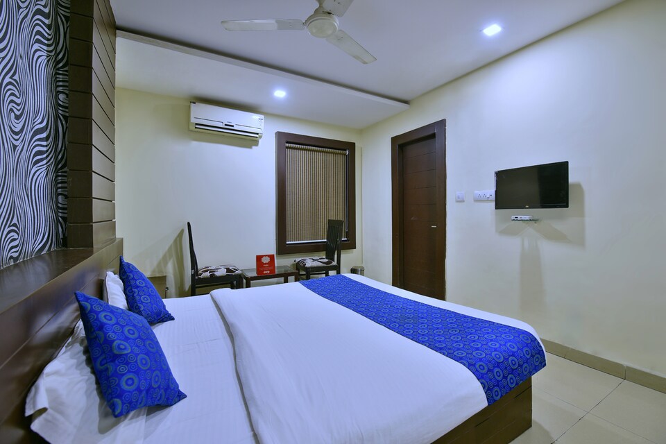 OYO 5738 Hotel Lords Inn, MG Road Indore, Indore