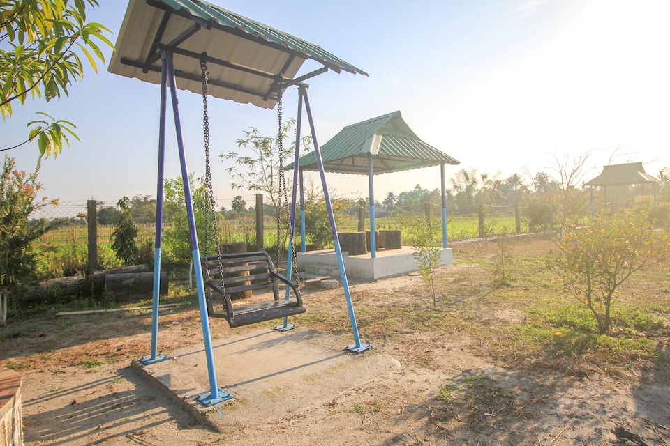 OYO 69836 Aponjon Resort And Restaurant, Gazoldoba, Siliguri