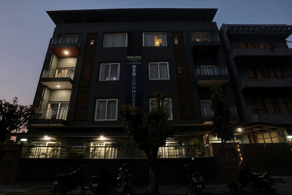 Live as NOD699, Noida City, Noida