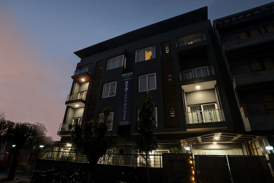 Live as NOD699, Noida City, Noida