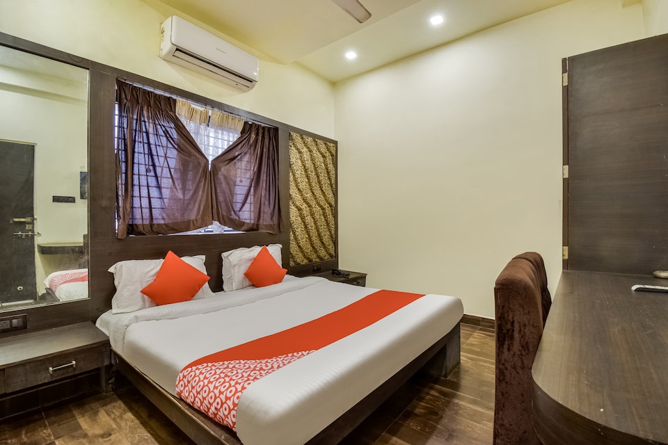 OYO 69840 Ayush Restaurant Lodging N Boarding, Ramtek, Nagpur