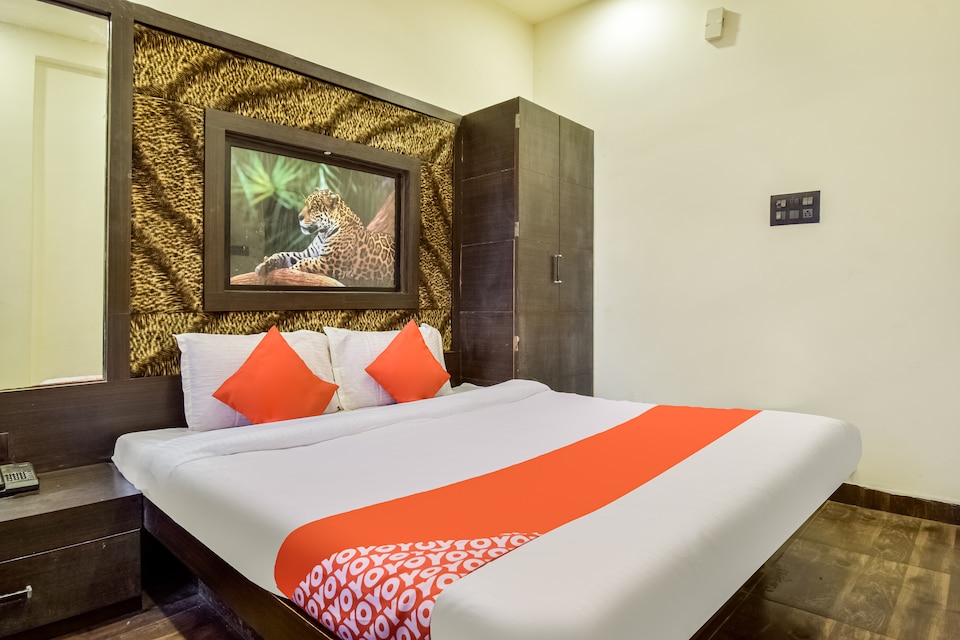 OYO 69840 Ayush Restaurant Lodging N Boarding, Ramtek, Nagpur