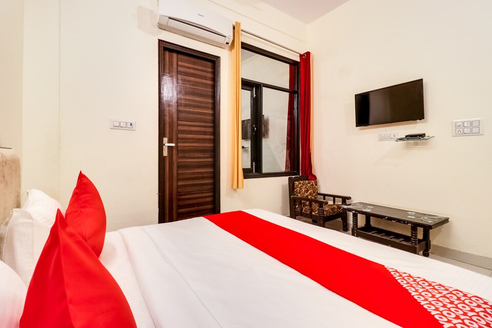 OYO 69847 All In One, Dwarka Delhi, Delhi