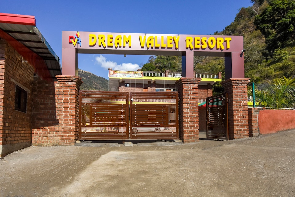 Capital O 69855 Dream Valley Resort, Dehradun Airport, Dehradun