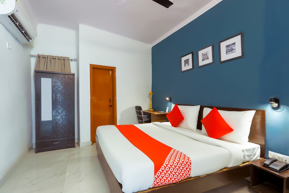 OYO 69859 Hotel Royal Key, Noida City, Noida