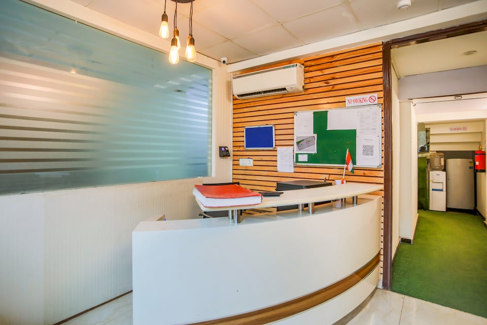 Capital O 69862 Hotel Own House, HUDA CENTRE 1, Gurgaon