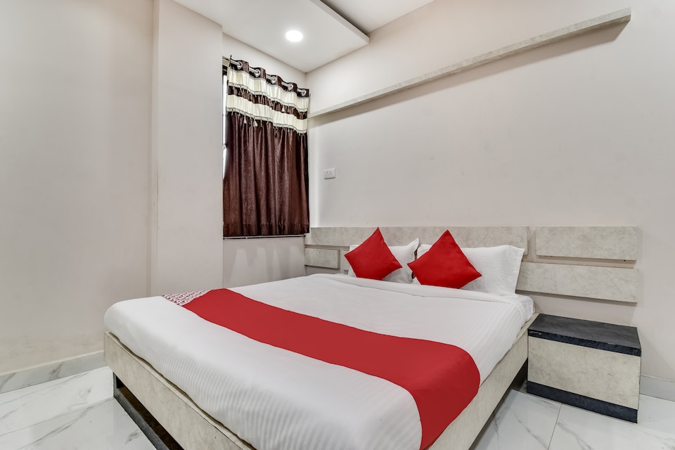 OYO 69873 Hotel Fld, CA road Gandhibagh Road, Nagpur