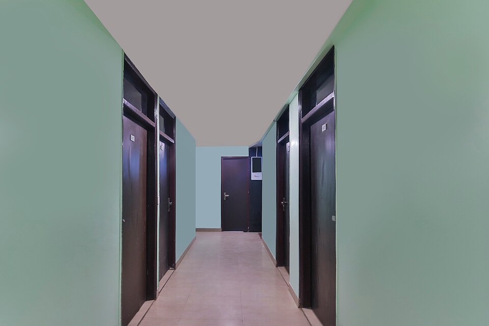 OYO Hotel Cross 24, Noida City, Noida