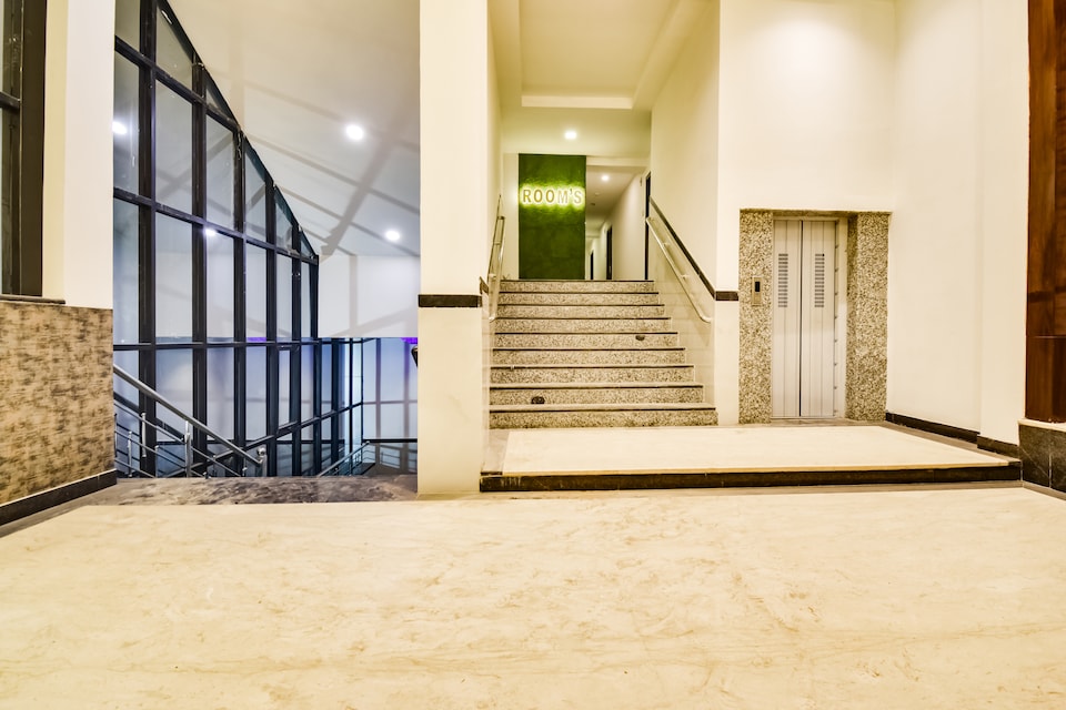 Hotel O D-Saffron hotel & restaurant , Manish Nagar Besa, Nagpur