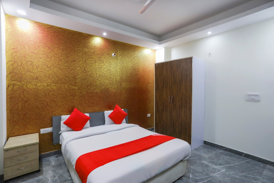 OYO 69880 Prime Park Hotels 2, Noida Industrial Area Mamura, Noida