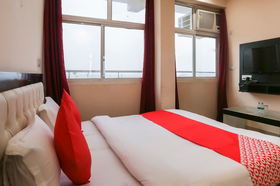 OYO 69889 Hotel Premium , Noida City, Noida