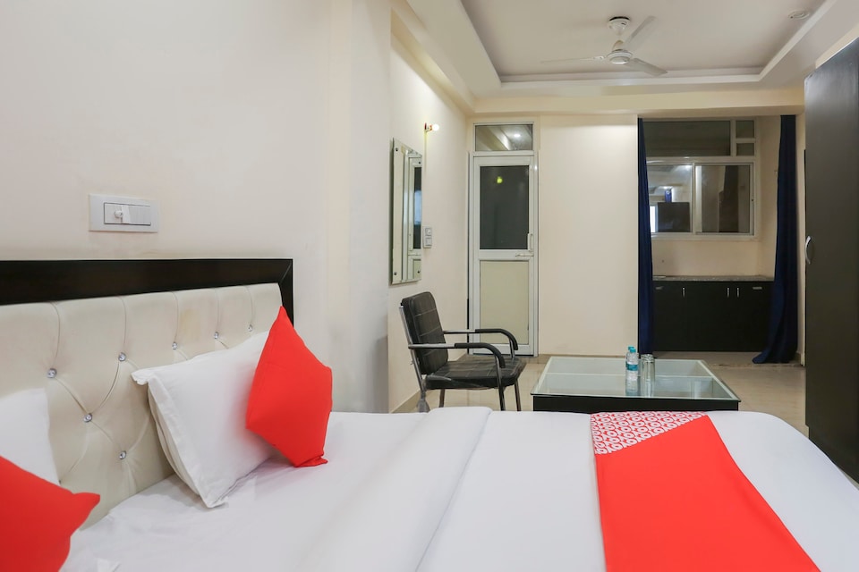 OYO 69889 Hotel Premium , Noida City, Noida