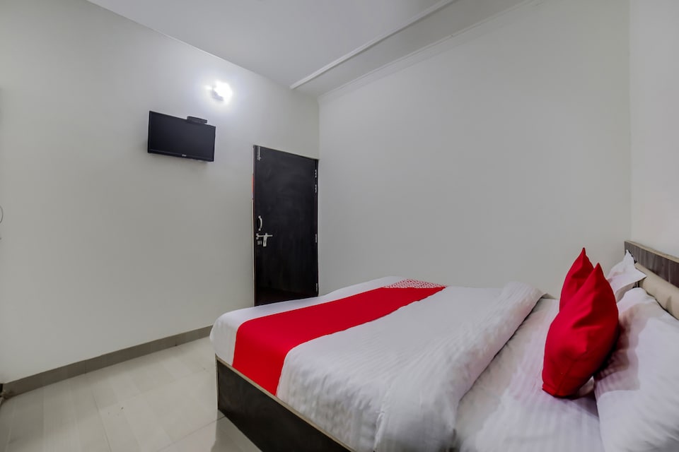 OYO 69893 Hotel Baluja, GT Road Panipat, Panipat
