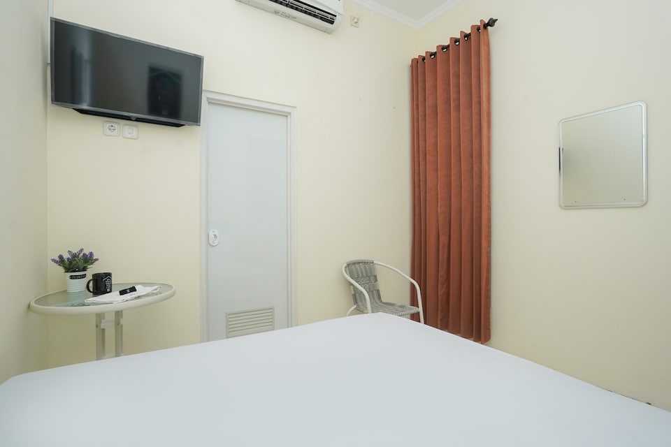 OYO Life 2921 Kost Putri Grand Royal Wage Aloha, Gedangan Sidoarjo, Sidoarjo