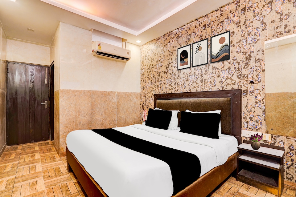 Collection O Kalka Ji Formerly Hotel Gera, Kalkaji Delhi, Delhi