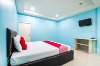 OYO 622 Sixsense Hotel