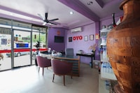 OYO 89892 Hotel Jeli Inn