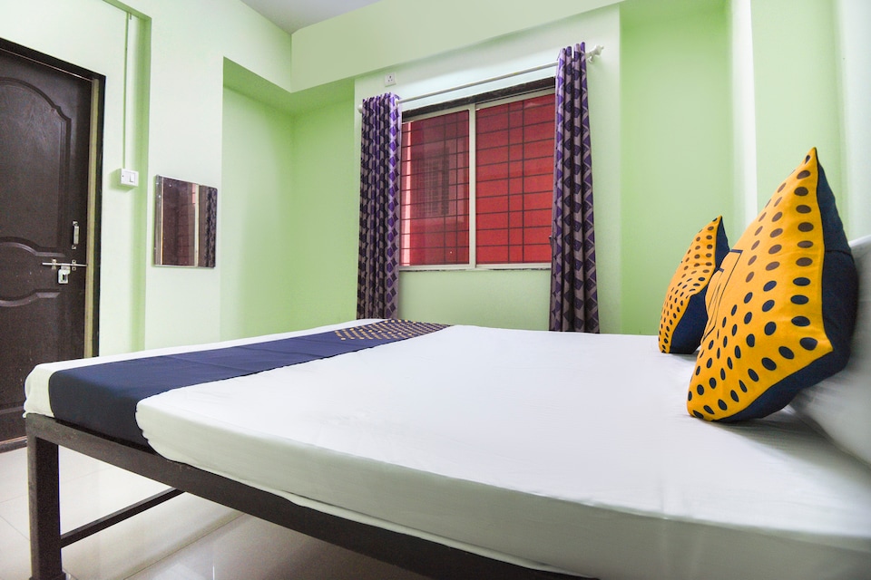 OYO Galaxy Lodge, Bavdhan Pune, Pune