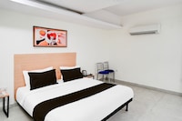 Super Townhouse Patparganj Near Max Super Speciality Hospital