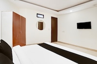 Super Townhouse Patparganj Near Max Super Speciality Hospital