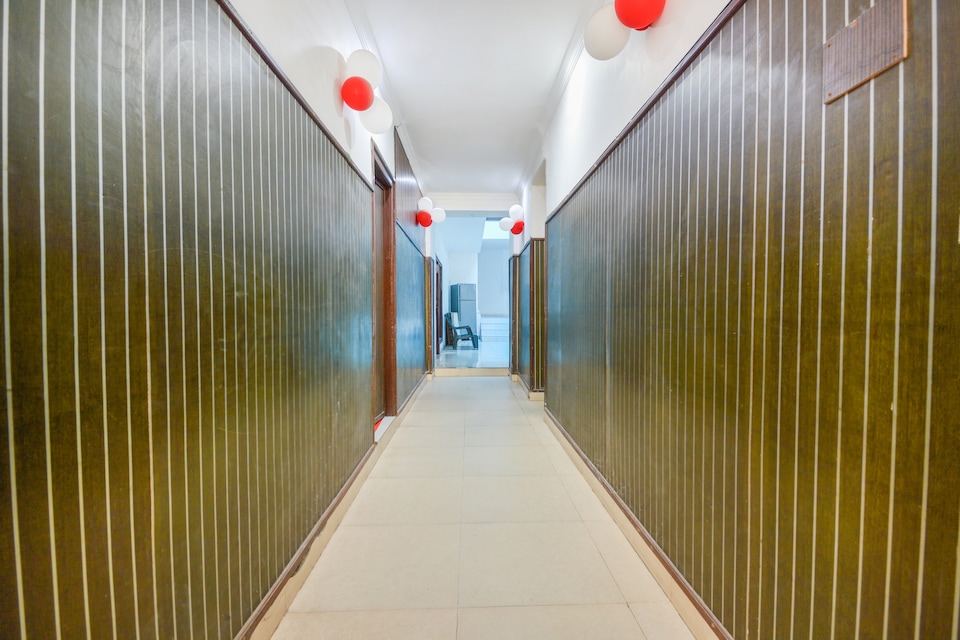 OYO 69923 Hotel Golden City, Golden Temple Road Amritsar, Amritsar