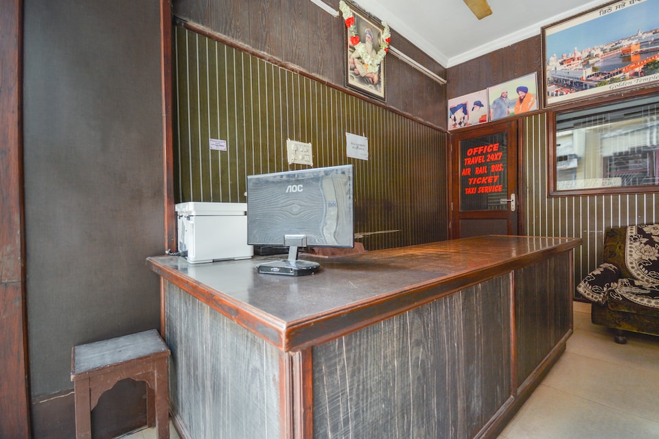 OYO 69923 Hotel Golden City, Golden Temple Road Amritsar, Amritsar