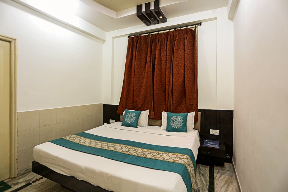 OYO 5760 near Taj Mahal, Shilpgram, Agra