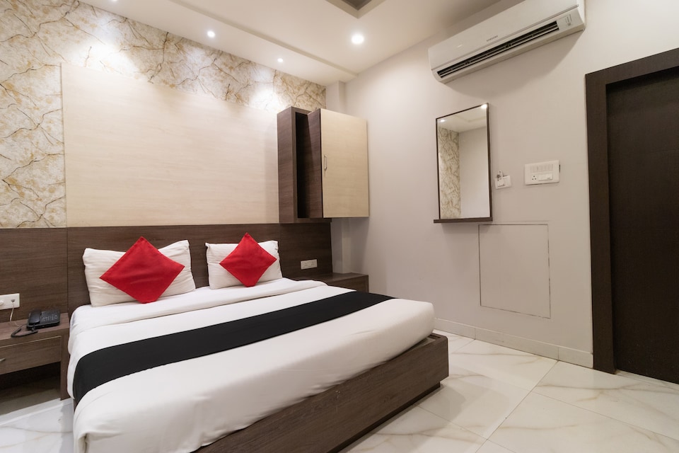 Capital O 69928 Megha Inn, Charbagh Lucknow, Lucknow