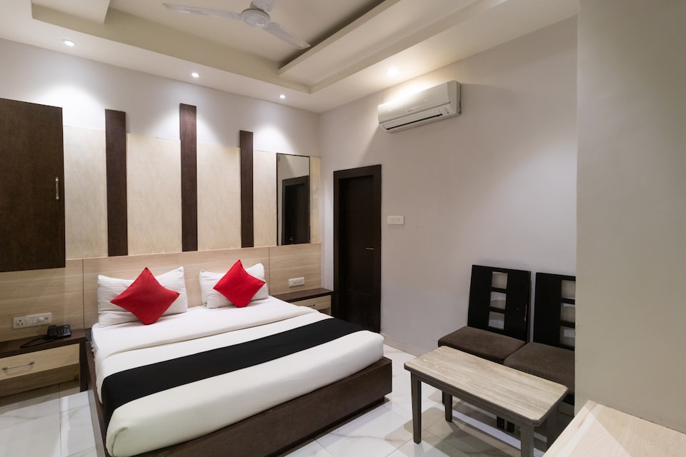 Capital O 69928 Megha Inn, Charbagh Lucknow, Lucknow