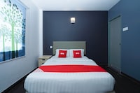 OYO 89895 Senses Budget Hotel 
