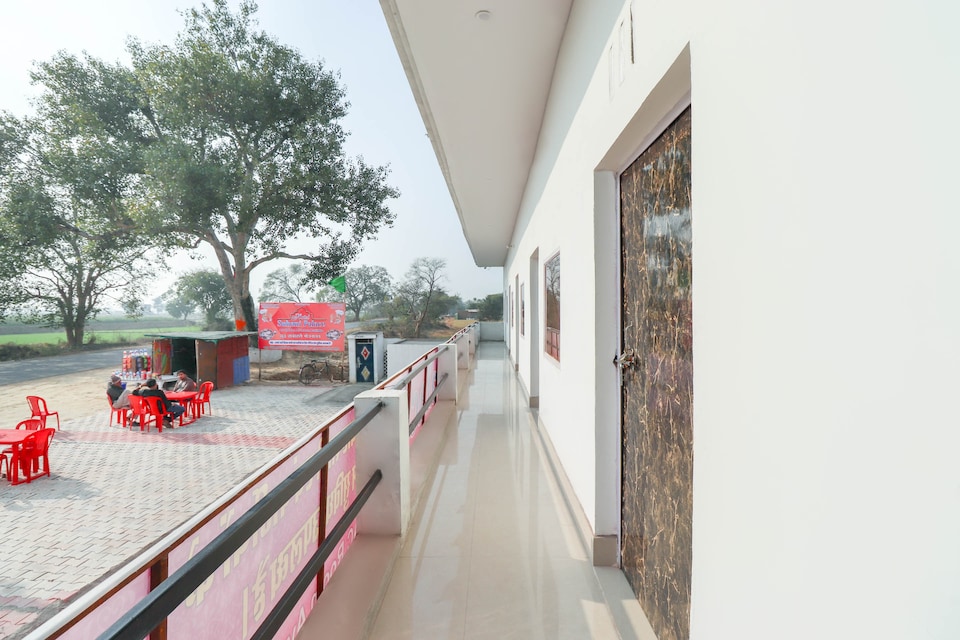 OYO 69931 Hotel Suhani Palace, Mathura, Mathura