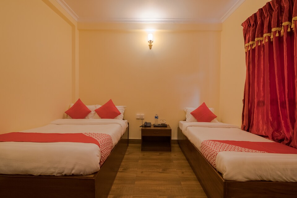 OYO 762 Hotel Middle Lake Pokhara, Pokhara, Pokhara