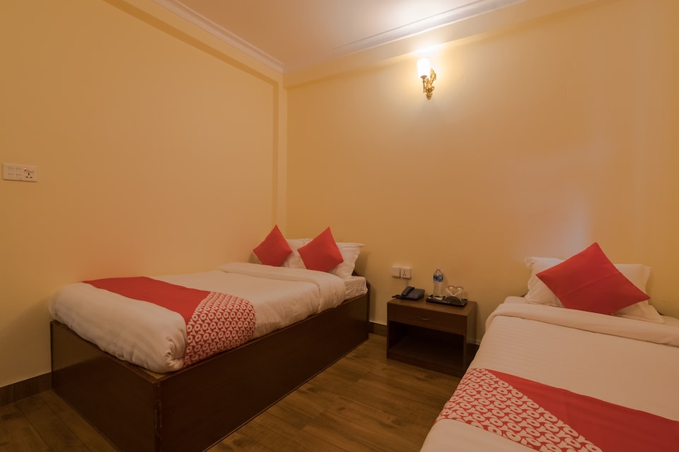 OYO 762 Hotel Middle Lake Pokhara, Pokhara, Pokhara