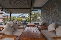 OYO 762 Hotel Middle Sky