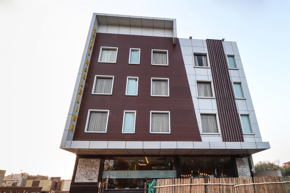 Capital 69951 Hotel Burbon Bliss Wl  Capital Agra  Book    1216
