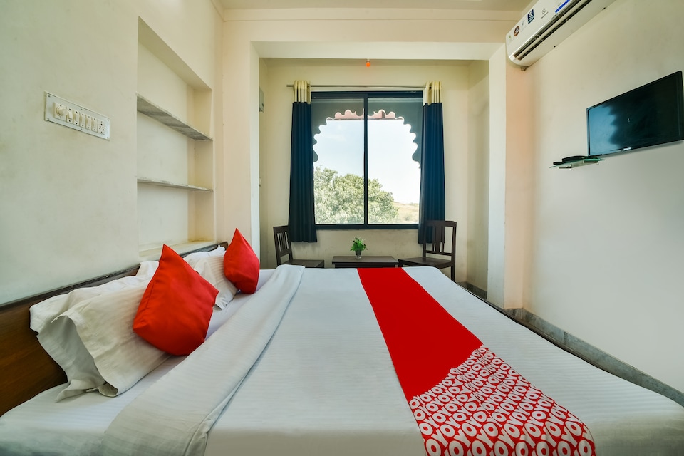 OYO 69956 Rajshree Restaurant And Guest House, Sukher Udaipur, Udaipur