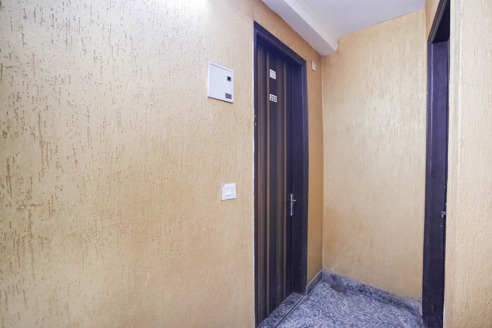 Hotel O Trish Inn , Saket Delhi, Delhi