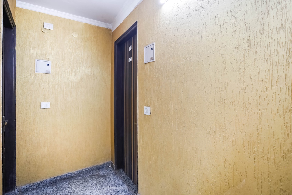 Hotel O Trish Inn , Saket Delhi, Delhi